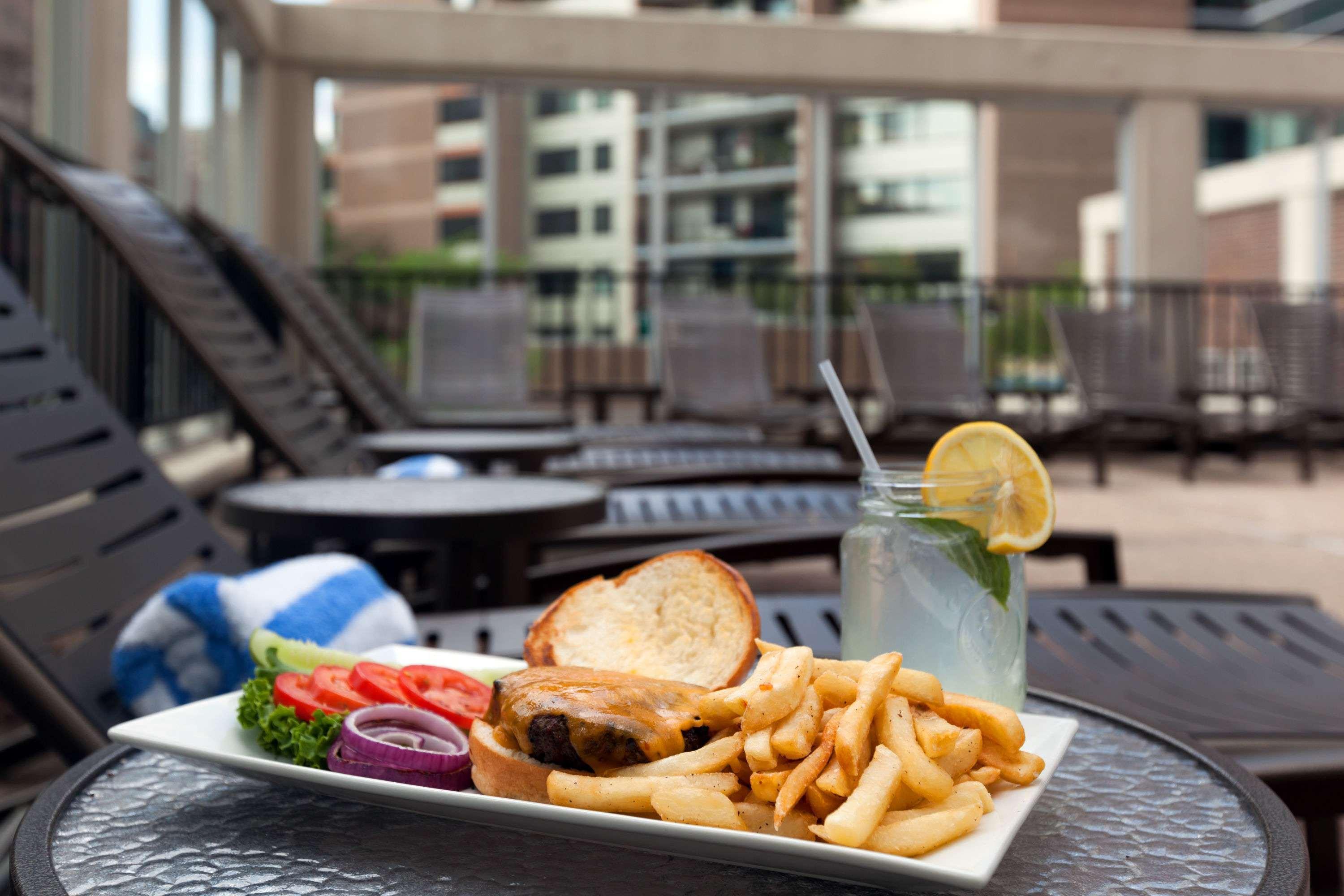 Отель Wyndham Boston Beacon Hill Экстерьер фото