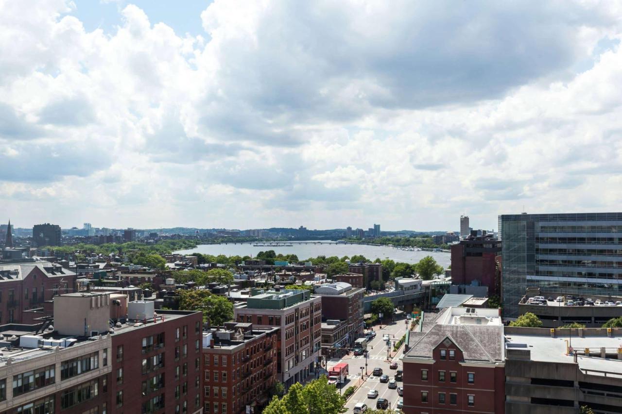 Отель Wyndham Boston Beacon Hill Экстерьер фото