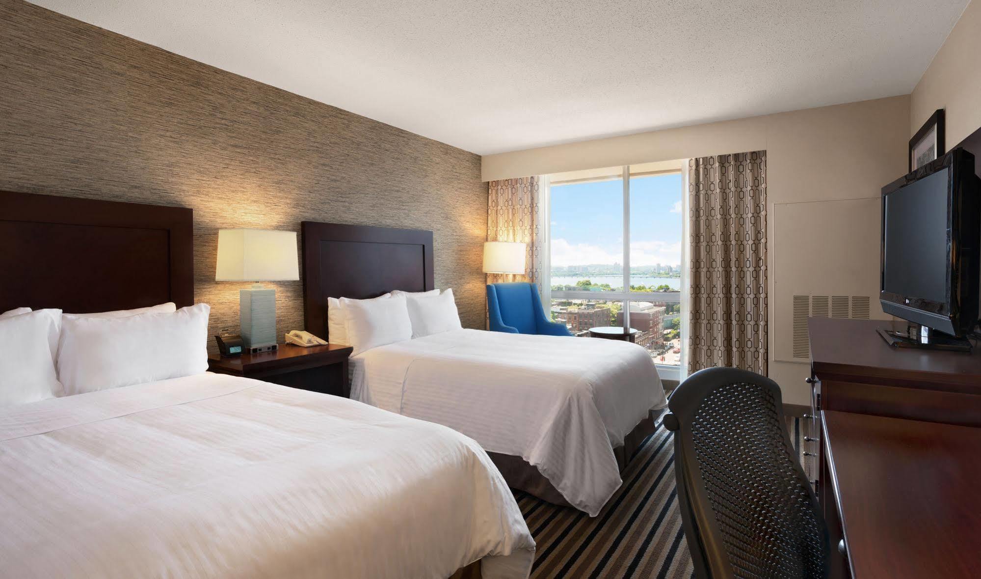 Отель Wyndham Boston Beacon Hill Экстерьер фото